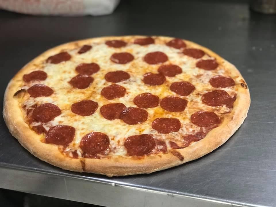 Queen's Pizza & Subs
